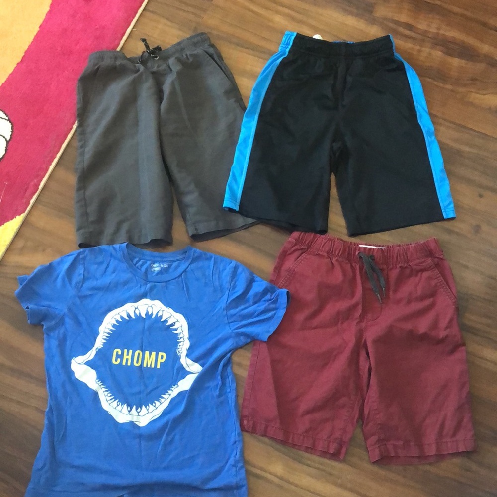 Bundle of shorts 10-12 years old and t-shirt